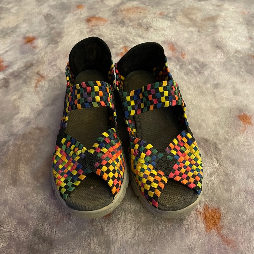 Rainbow sandals Size 7